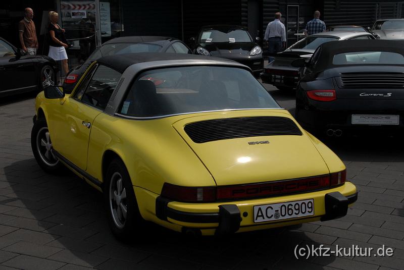 Porsche Zentrum Aachen 9013.JPG
